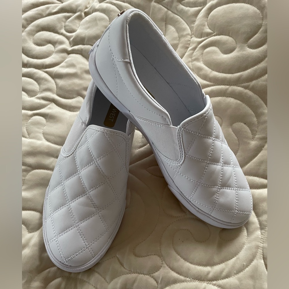 Nine West White Quilted Slip-On Sneakers
Size 9.5 m